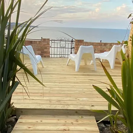 Waimea House Beach Front The Best Sea Views Scarborough Exterior photo